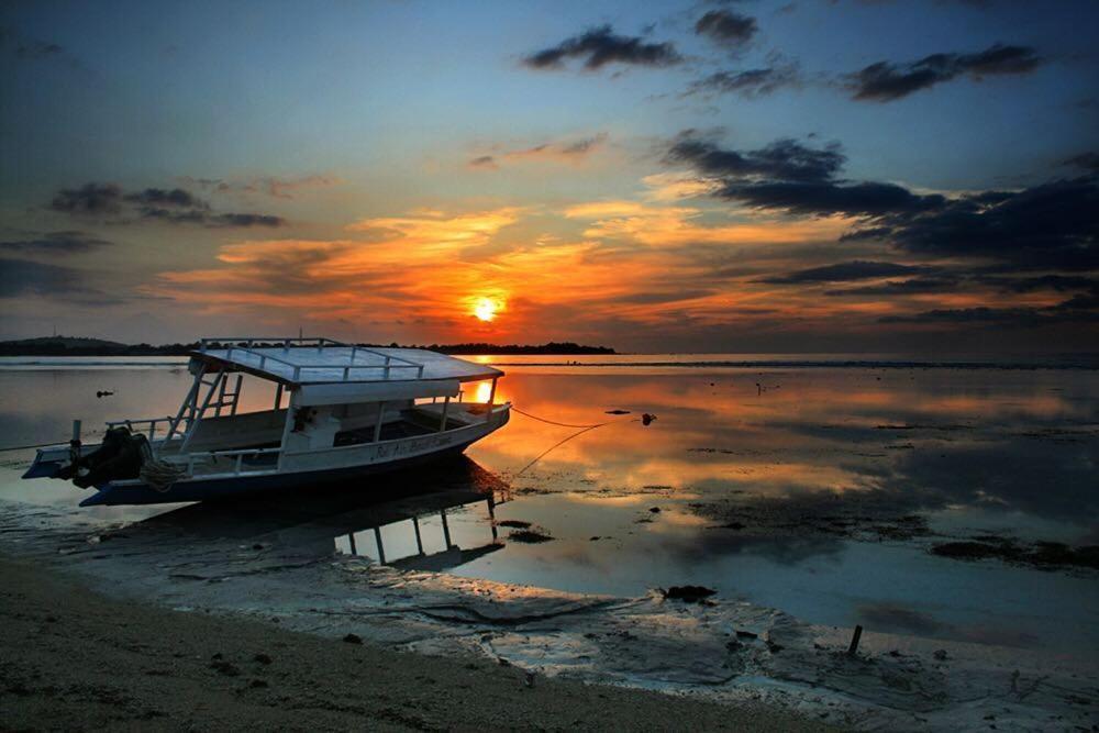 Puri Air Beach Resort & Spa Gili Air Exterior photo